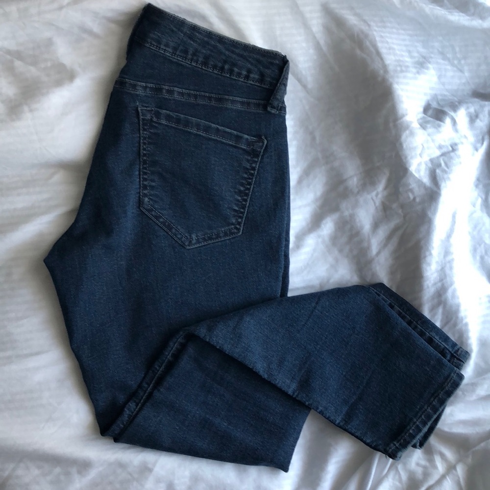 Dark blue capris